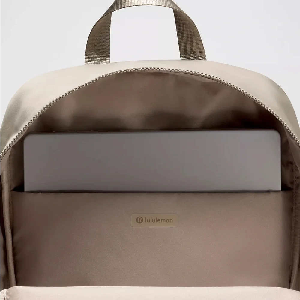 Lululemon Everywhere Backpack 22L- Warm Ash Grey/Sheer Oak - Picture 10 of 10